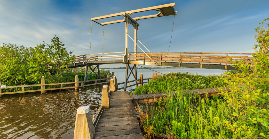 Drawbridge,In,Paved,Cycle,Path,From,Meije,To,Nieuwkoop,Right