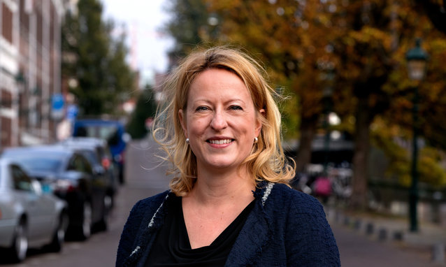 ESTHER DE LANGE